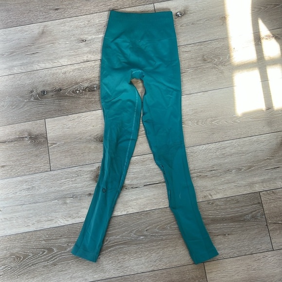 Lululemon Zone In Tight in Forage Teal - Picture 7 of 14
